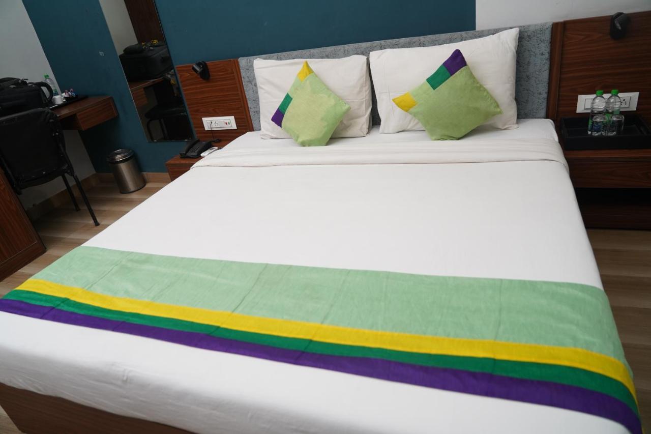Hotel Ballfin Indore Indaur Kültér fotó