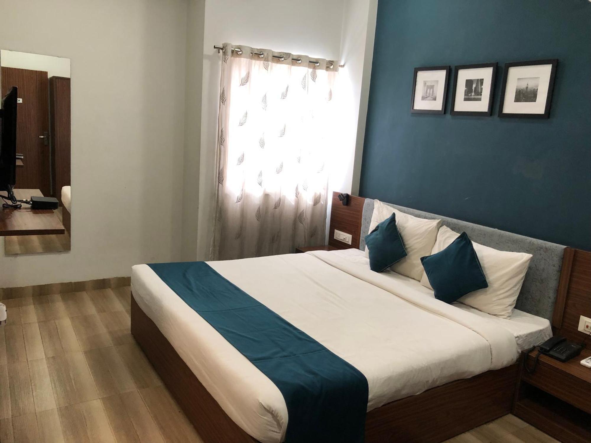 Hotel Ballfin Indore Indaur Kültér fotó