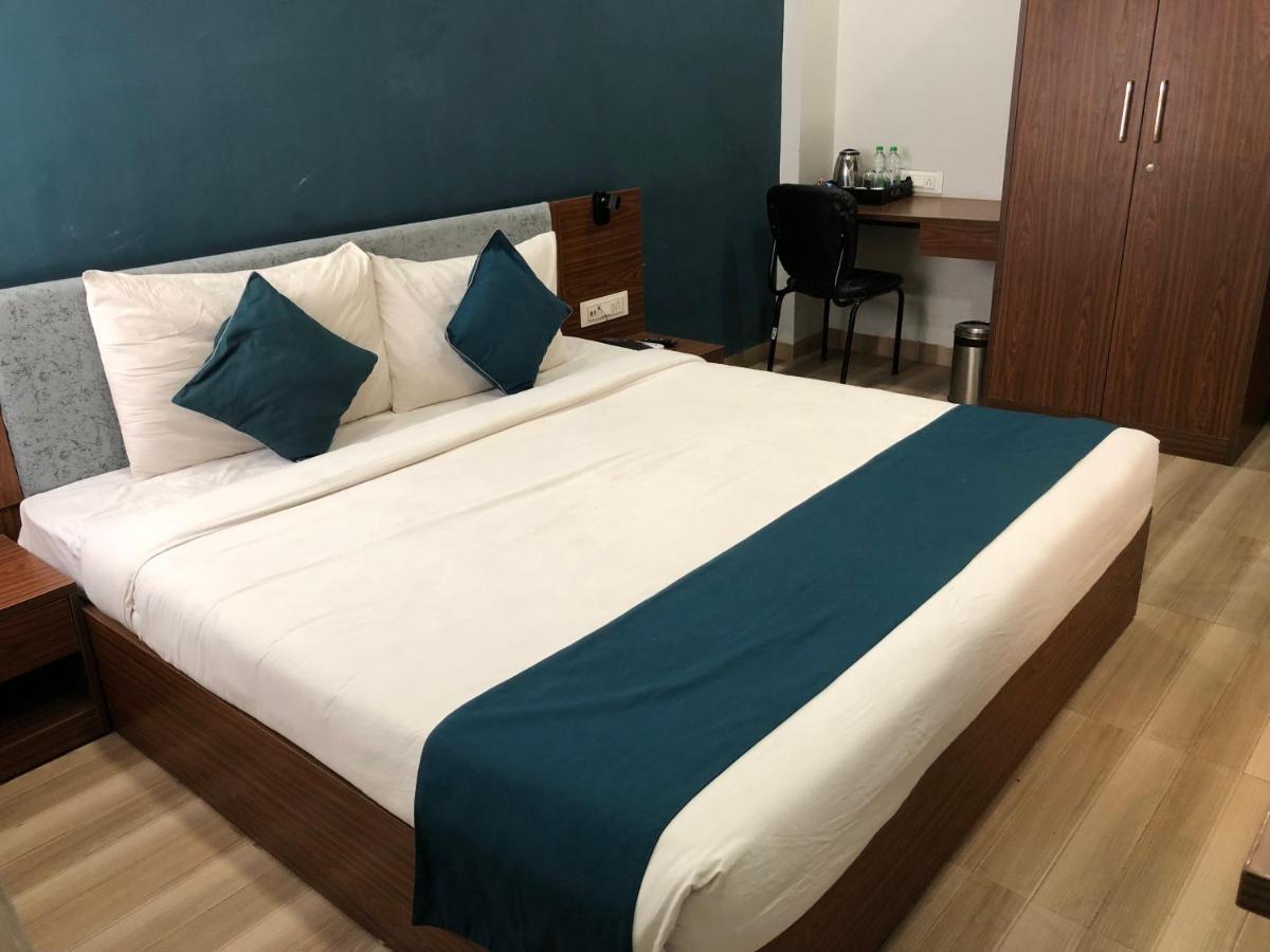 Hotel Ballfin Indore Indaur Kültér fotó