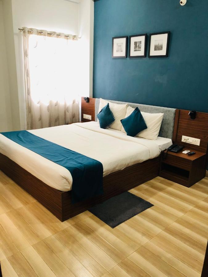 Hotel Ballfin Indore Indaur Kültér fotó